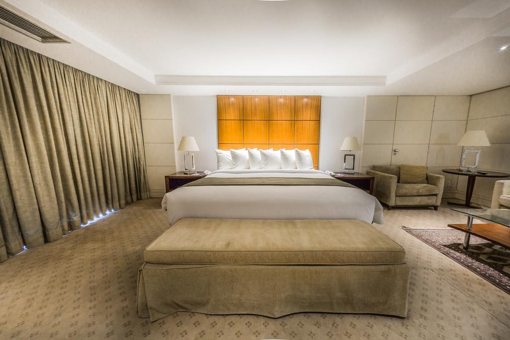 Grand Bittar Hotel Бразилия Екстериор снимка A bedroom at the Taj Mahal Palace